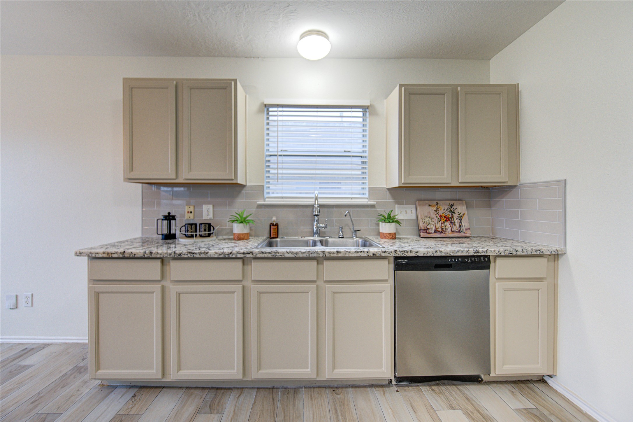 9926 Myrtle Field Lane Houston, TX 77044 - Photo 10 of 34 Window over the sink