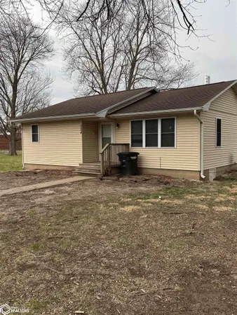 $113,000 | 504 Pleasant Street, Oakville, IA 52646