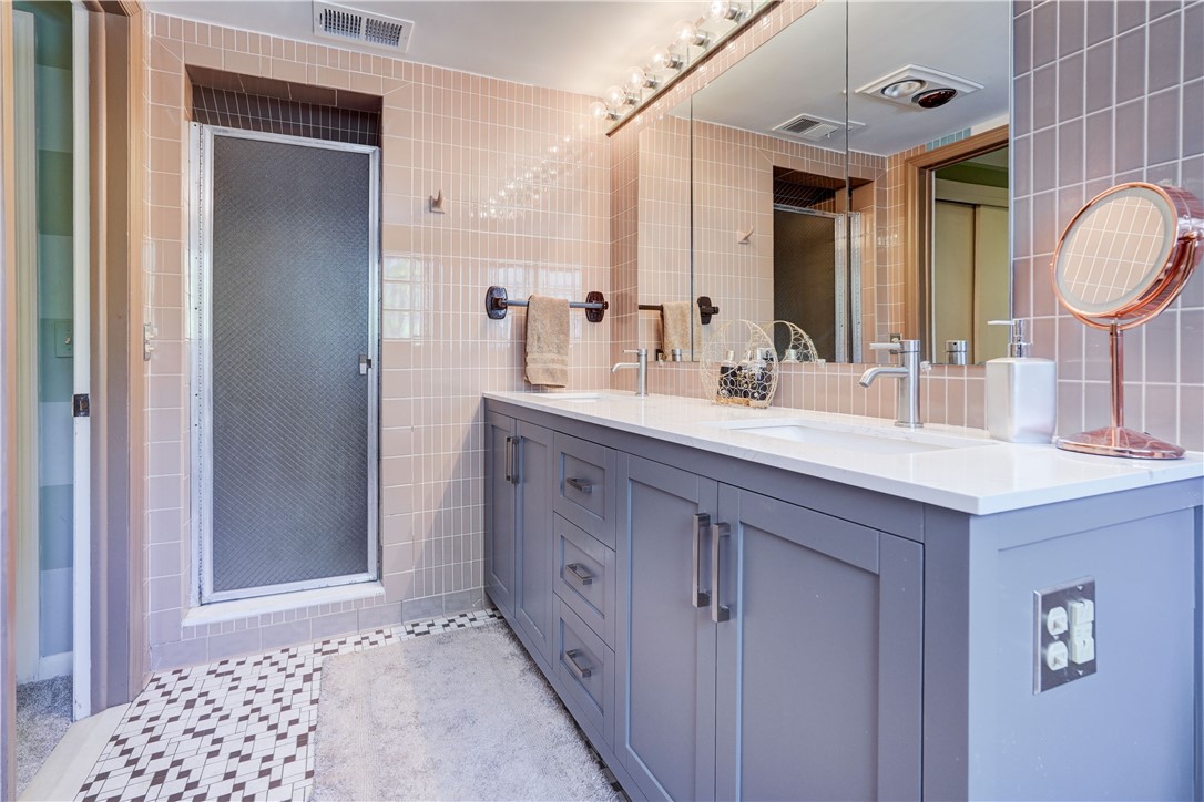 157 West Jefferson Road Pittsford, NY 14534 - Photo 41 of 50 Super Cool modernized retro bath