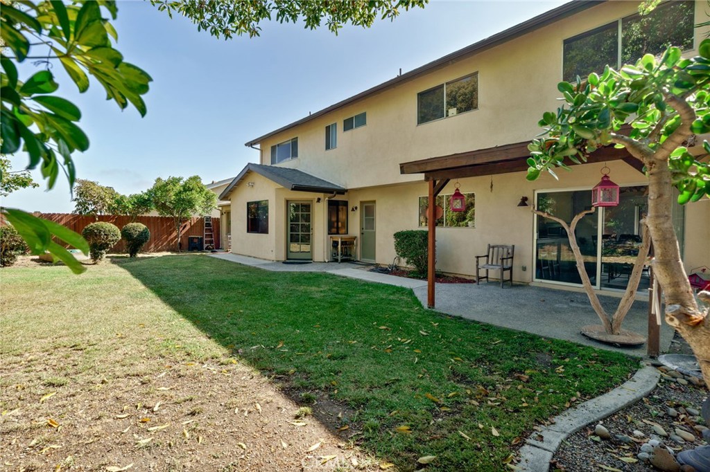 398 Day Road Ventura, CA 93003 - Photo 49 of 69 a view of a yard in front of house