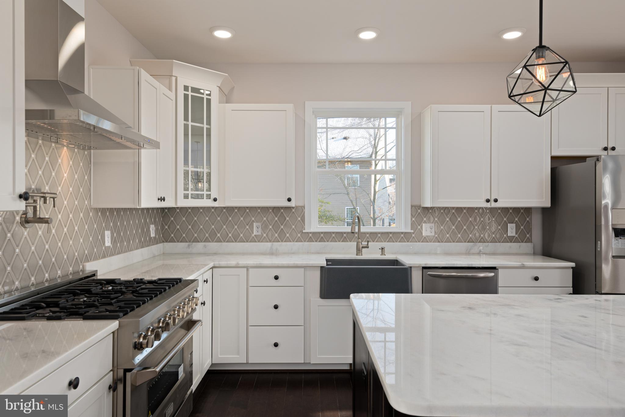 466 Courthouse Road Stafford, VA 22554 - Photo 2 of 40 MASTERFULLY DESIGNED KITCHEN