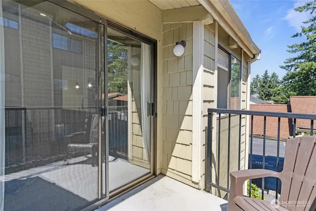 $329,750 | 2020 Grant Avenue South, Unit B201, Renton, WA 98055
