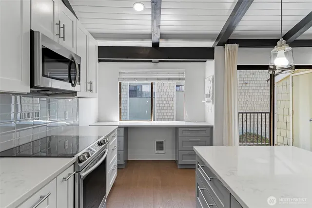 $329,750 | 2020 Grant Avenue South, Unit B201, Renton, WA 98055