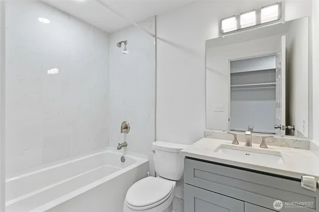 $329,750 | 2020 Grant Avenue South, Unit B201, Renton, WA 98055