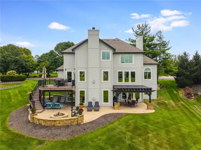 $875,000 | 10134 North Montgall Avenue, Kansas City, MO 64155