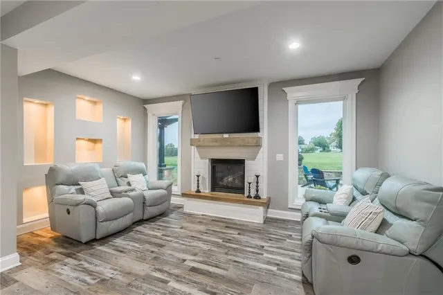 $875,000 | 10134 North Montgall Avenue, Kansas City, MO 64155