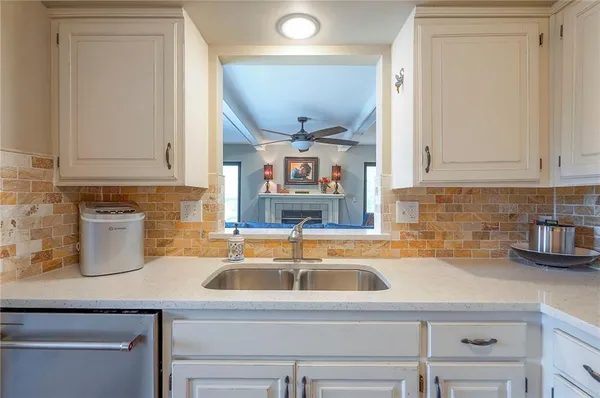 $220,000 | 5860 Park Street, Unit 12, Shawnee, KS 66216
