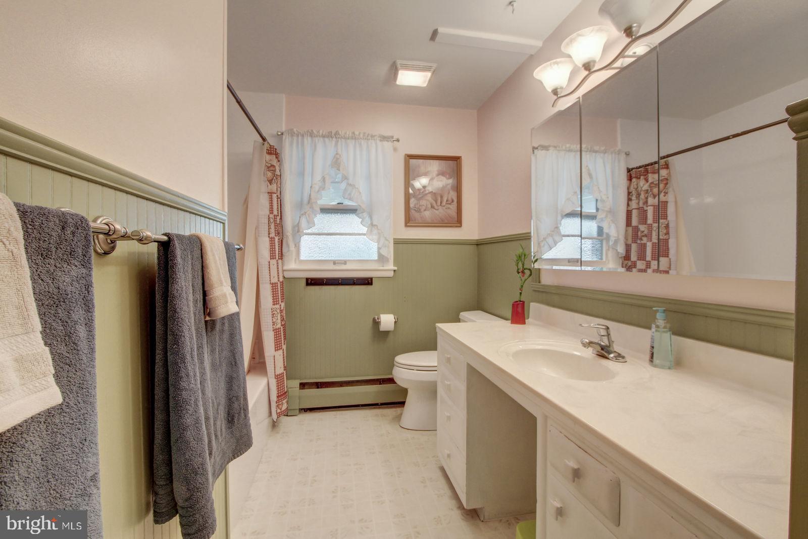 704 Clearmount Road York, PA 17403 - Photo 17 of 28 Gallery Image 17