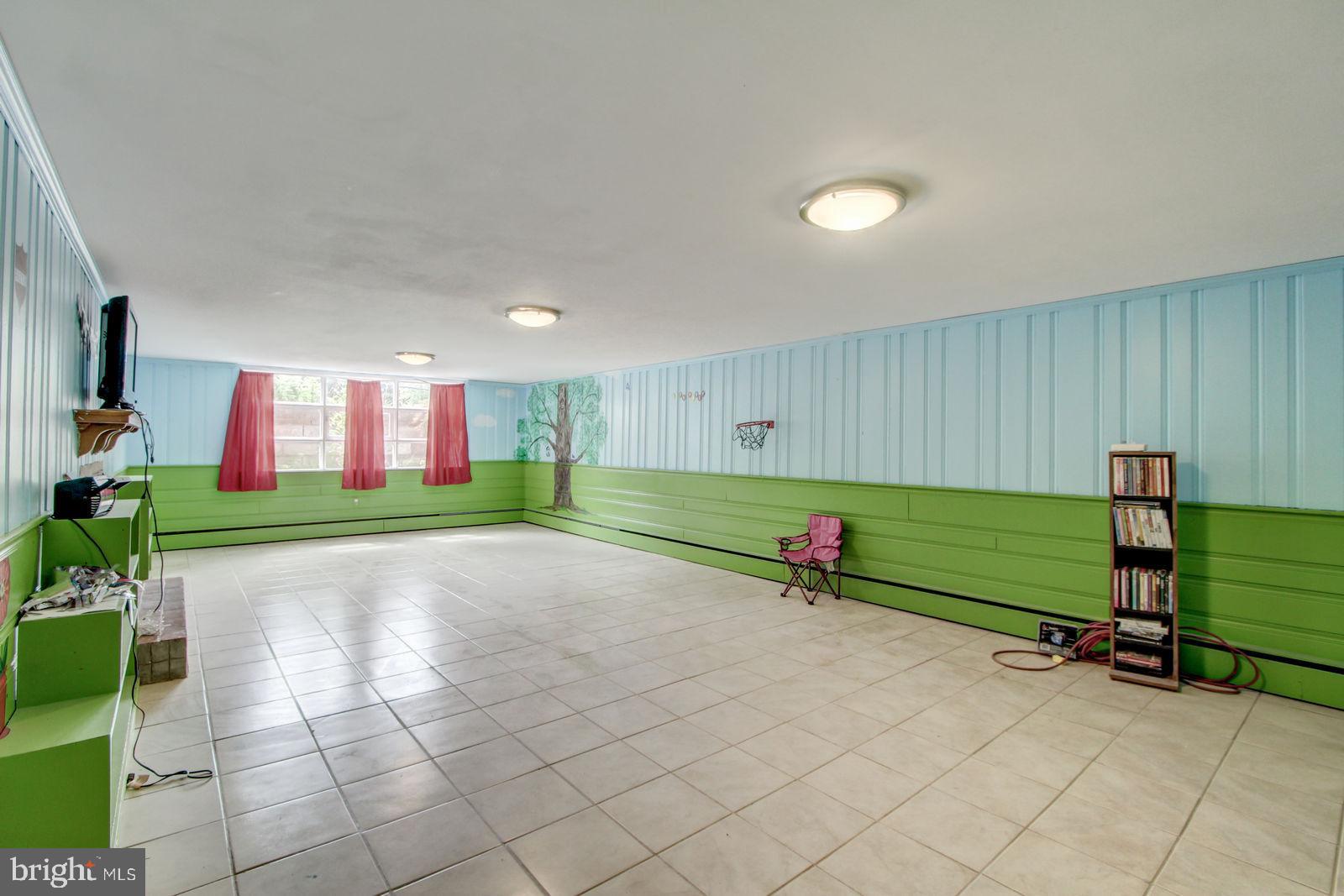 704 Clearmount Road York, PA 17403 - Photo 18 of 28 Gallery Image 18