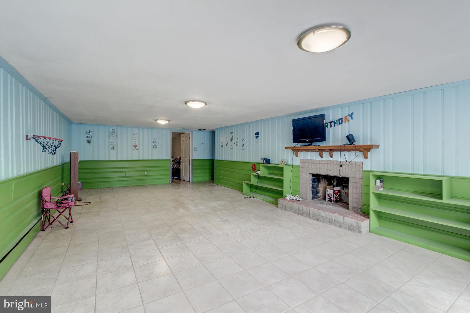 704 Clearmount Road York, PA 17403 - Photo 19 of 28 Gallery Image 19