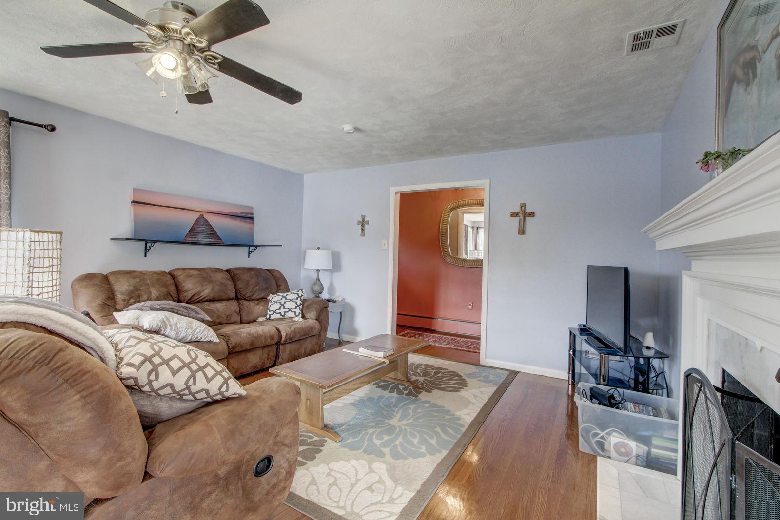 704 Clearmount Road York, PA 17403 - Photo 4 of 28 Gallery Image 4
