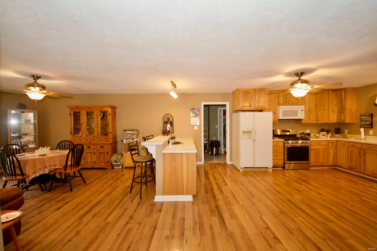1345 Vines Road Cobden, IL 62920 - Photo 7 of 35 Gallery Image 7