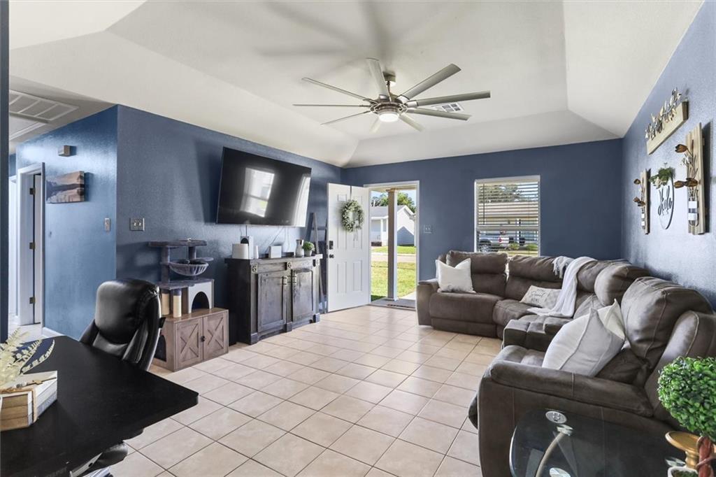 122 Badalamenti Street Luling, LA 70070 - Photo 2 of 12