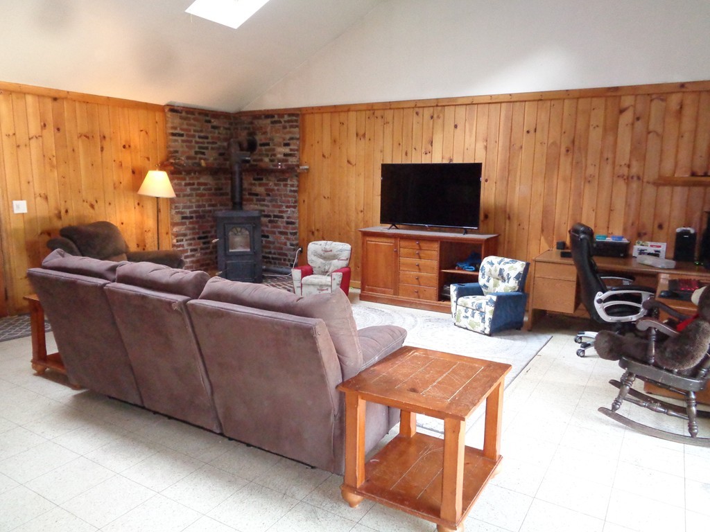 62 Ridgewood Drive Russell, MA 01071 - Photo 3 of 20 Gallery Image 3