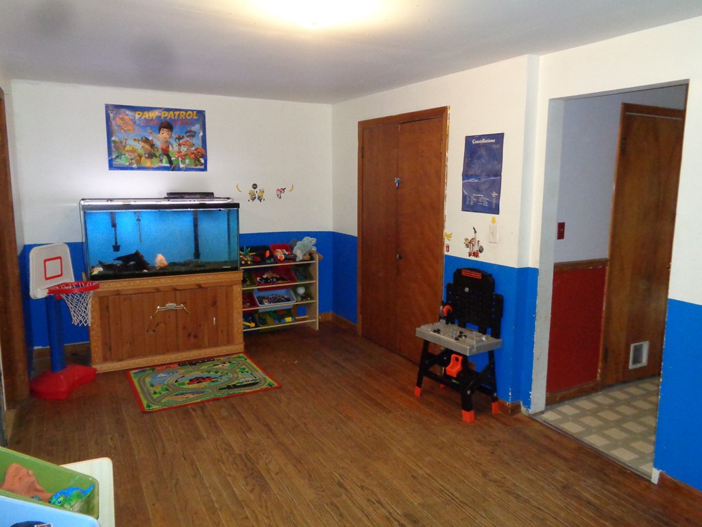 62 Ridgewood Drive Russell, MA 01071 - Photo 5 of 20 Gallery Image 5