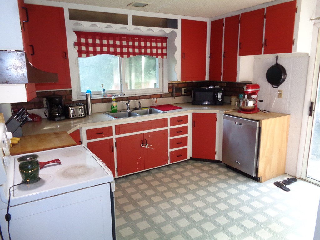 62 Ridgewood Drive Russell, MA 01071 - Photo 6 of 20 Gallery Image 6
