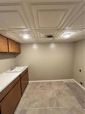 $335,000 | 522 Ohio Street, Pittsburg, KS 66762