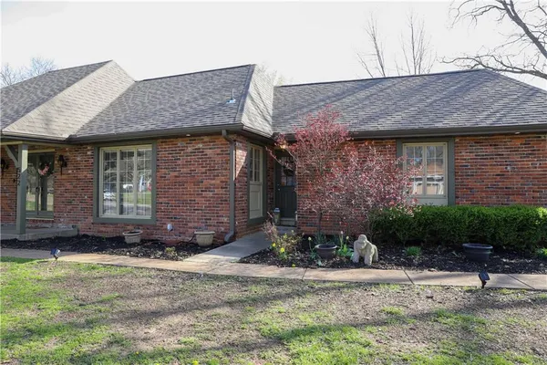 $335,000 | 522 Ohio Street, Pittsburg, KS 66762