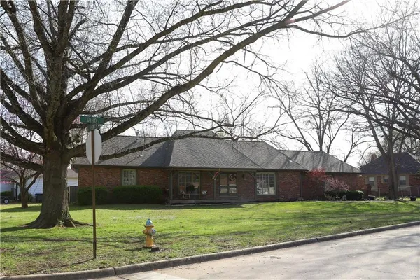 $335,000 | 522 Ohio Street, Pittsburg, KS 66762