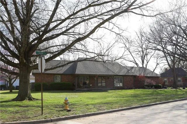 $335,000 | 522 Ohio Street, Pittsburg, KS 66762