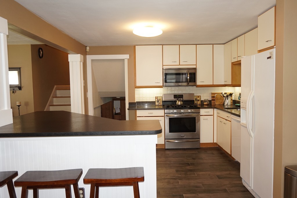 16 Fairbanks Road Framingham, MA 01701 - Photo 6 of 19 Gallery Image 6