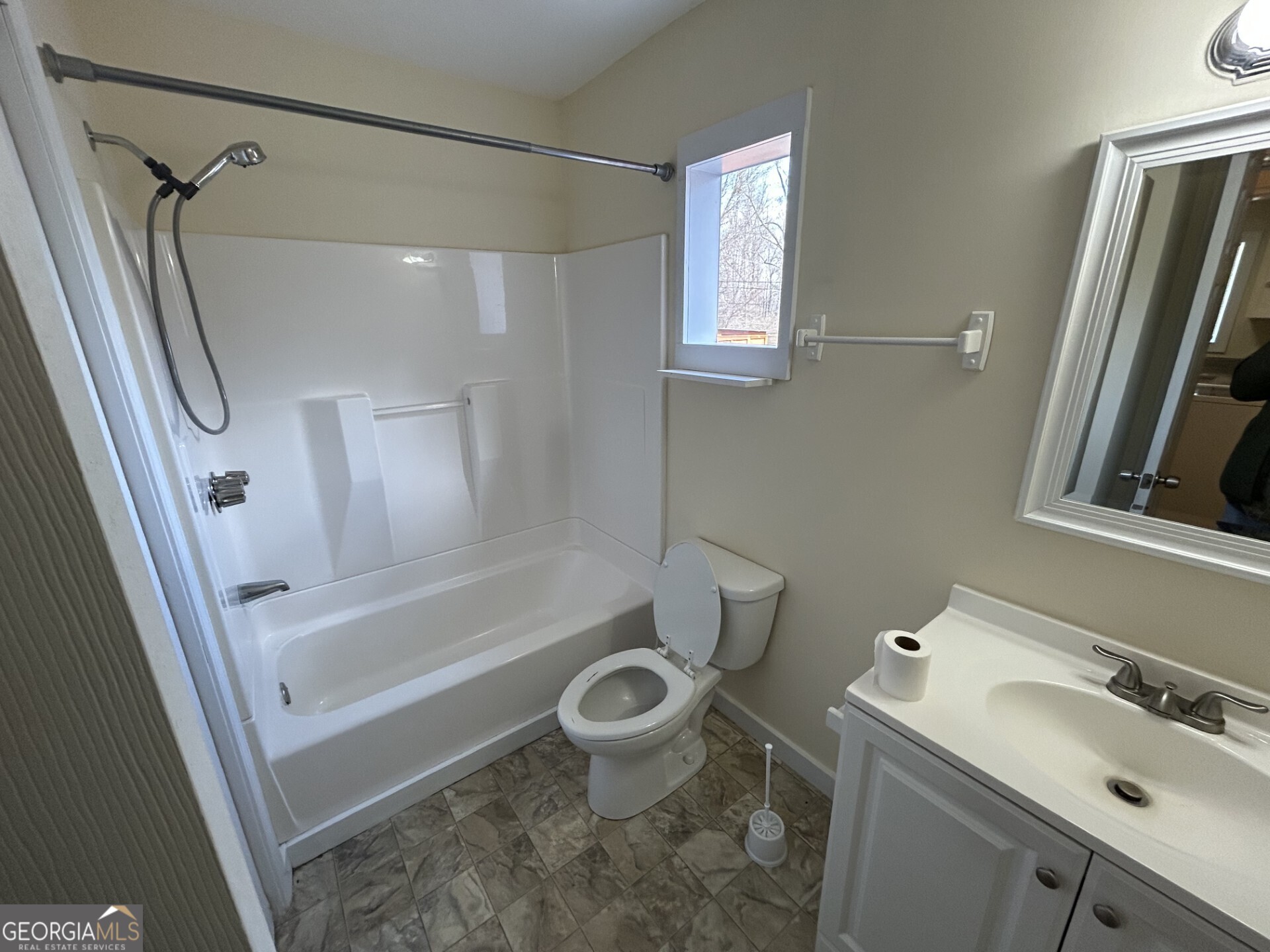 201 Mt Moriah Road, Unit 1 Auburn, GA 30011 - Photo 15 of 15 Guest bath