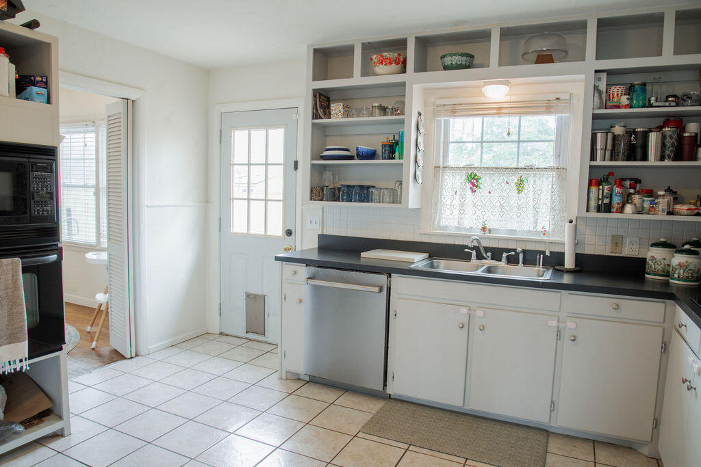 4012 44th Street Lubbock, TX 79413 - Photo 20 of 39 IMG_1830