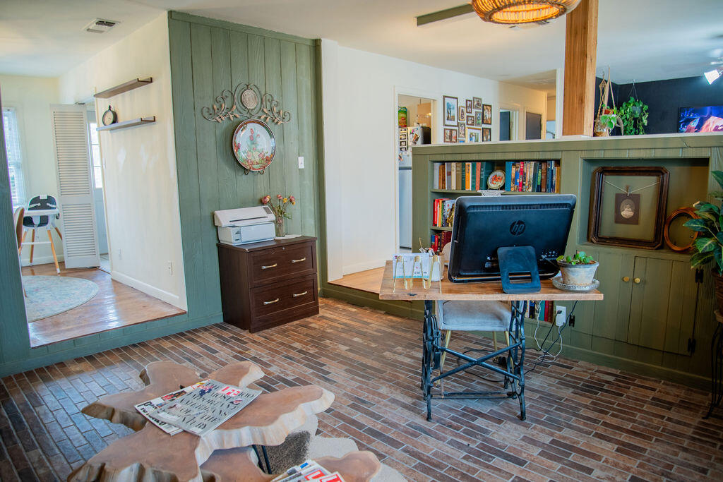 4012 44th Street Lubbock, TX 79413 - Photo 10 of 39 IMG_1828