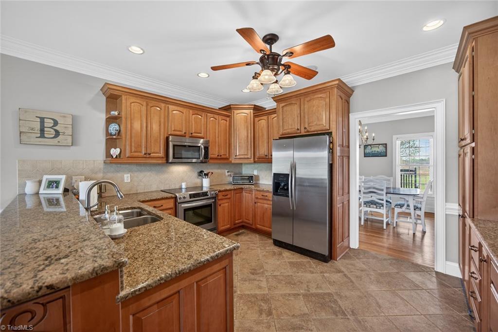 363 Kiger Road Pinnacle, NC 27043 - Photo 17 of 46