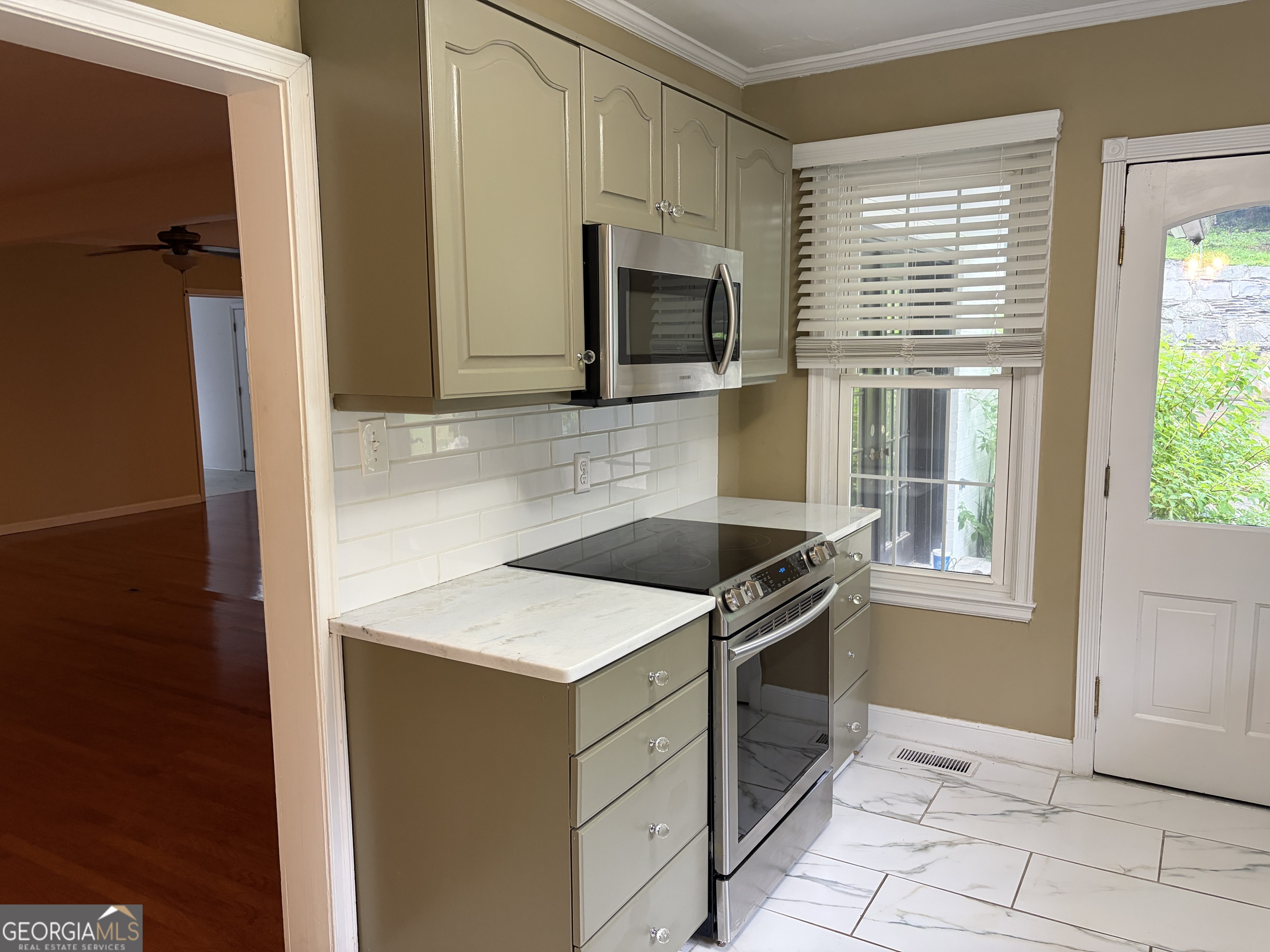 323 Trammell Street Calhoun, GA 30701 - Photo 9 of 24