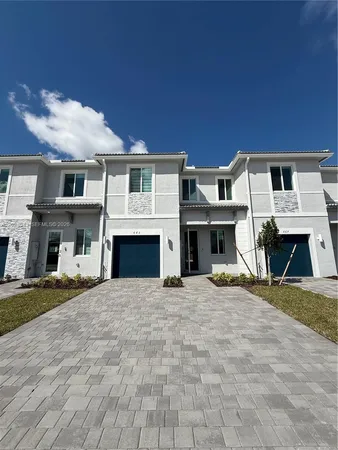 $2,900 | 663 Southeast 13th St Circle, Homestead, FL 33034