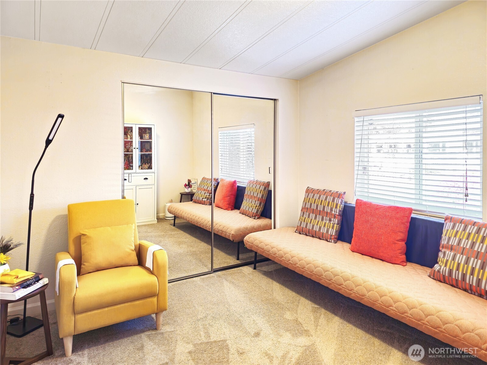 2500 South 370th Street, Unit 54 Federal Way, WA 98003 - Photo 11 of 40 a living room with furniture and a large window