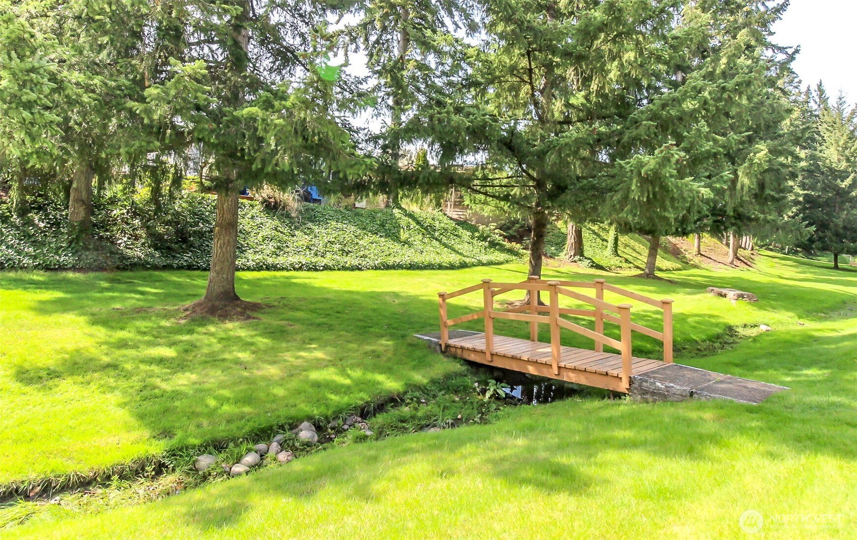 2500 South 370th Street, Unit 54 Federal Way, WA 98003 - Photo 38 of 40 a view of a park with large trees