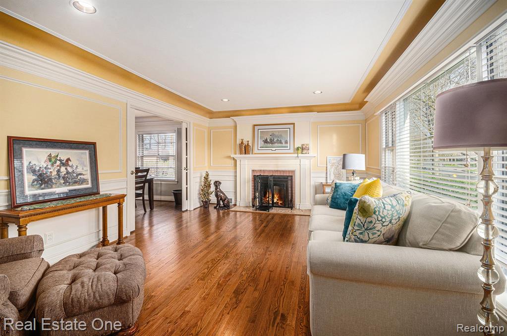 1651 Littlestone Road Grosse Pointe Woods, MI 48236 - Photo 4 of 17