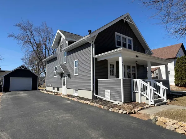 $299,900 | 107 South 2nd Street, Bonduel, WI 54107