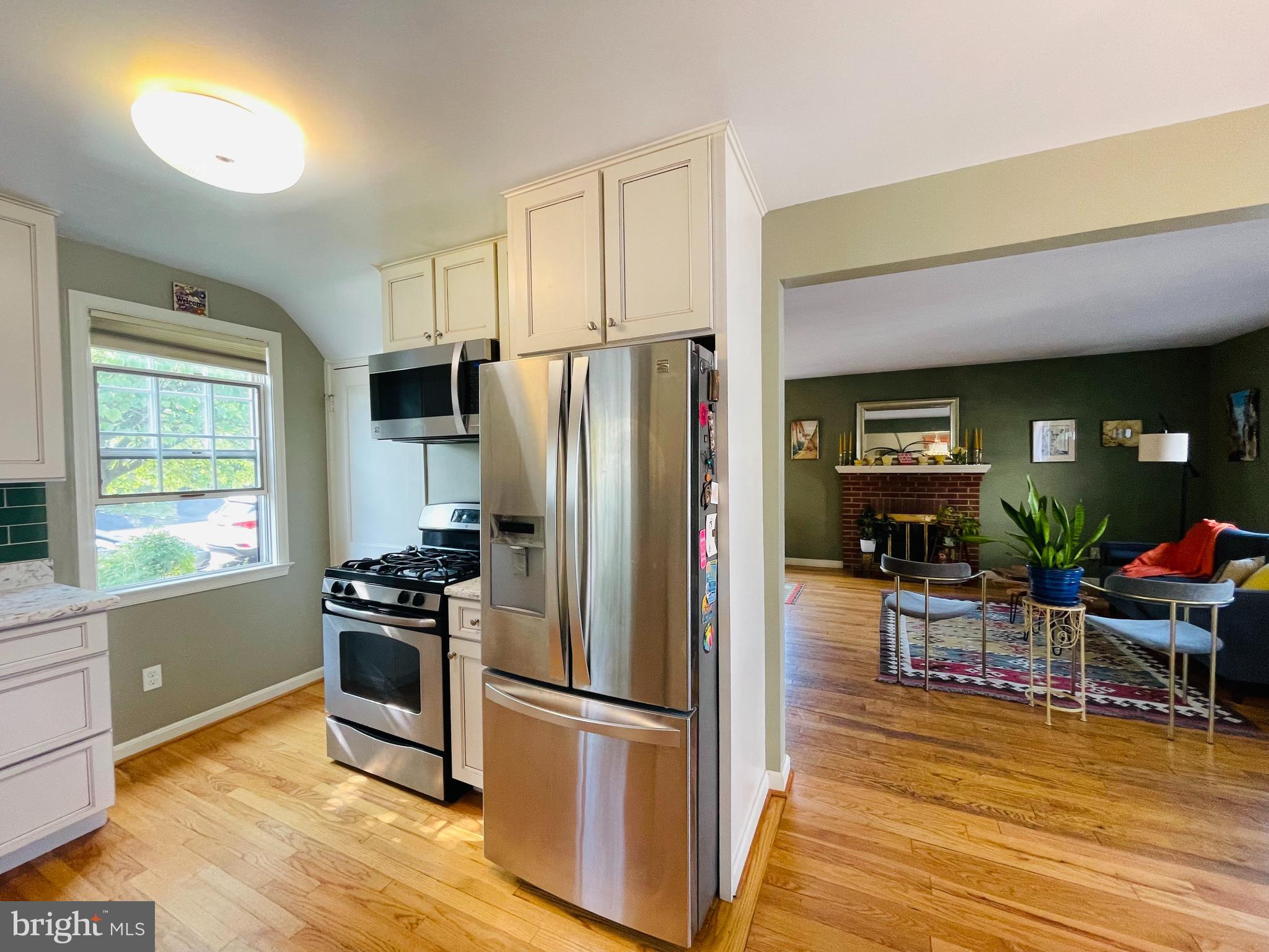 5018 South Chesterfield Road Arlington, VA 22206 - Photo 12 of 68 kitchen separated from dining and liv rm