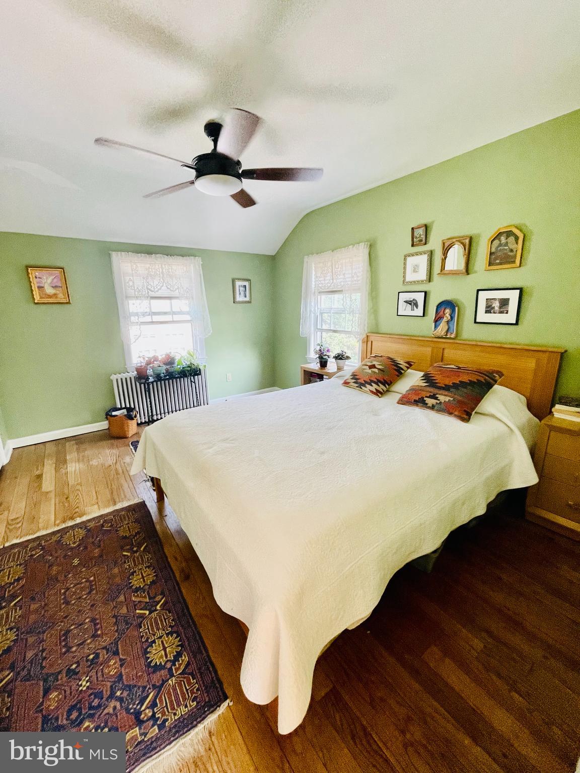 5018 South Chesterfield Road Arlington, VA 22206 - Photo 16 of 68 Bright bedroom