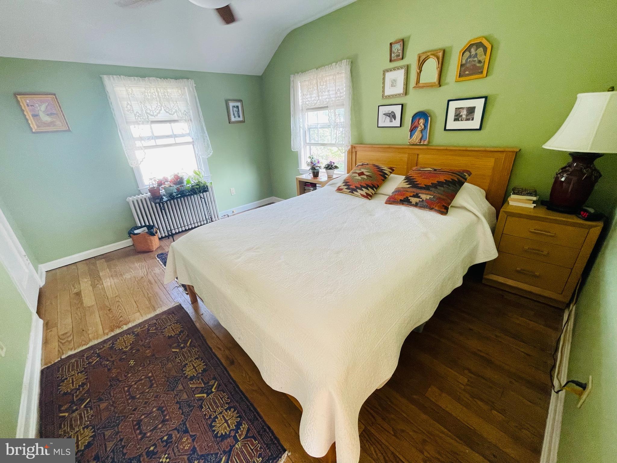 5018 South Chesterfield Road Arlington, VA 22206 - Photo 17 of 68 Upstairs bedroom.