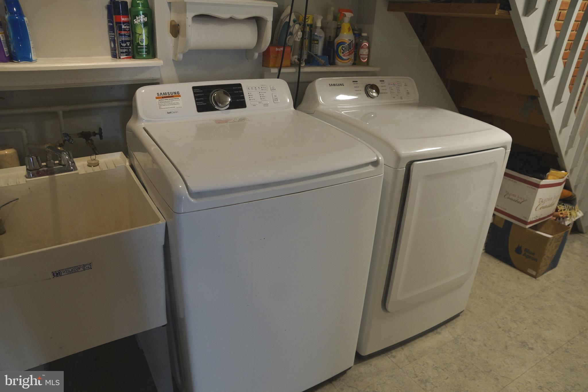 5018 South Chesterfield Road Arlington, VA 22206 - Photo 30 of 68 Laundry area with large sink