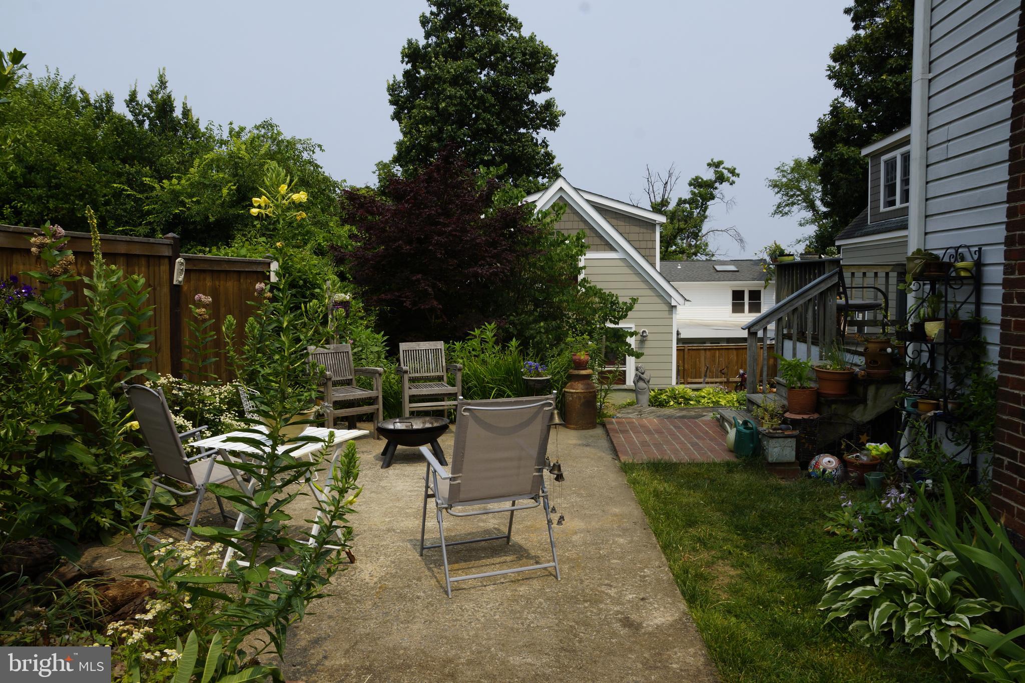 5018 South Chesterfield Road Arlington, VA 22206 - Photo 48 of 68 Side patio