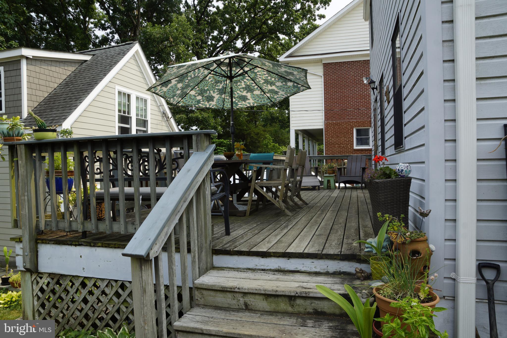 5018 South Chesterfield Road Arlington, VA 22206 - Photo 49 of 68 Back deck from side patio