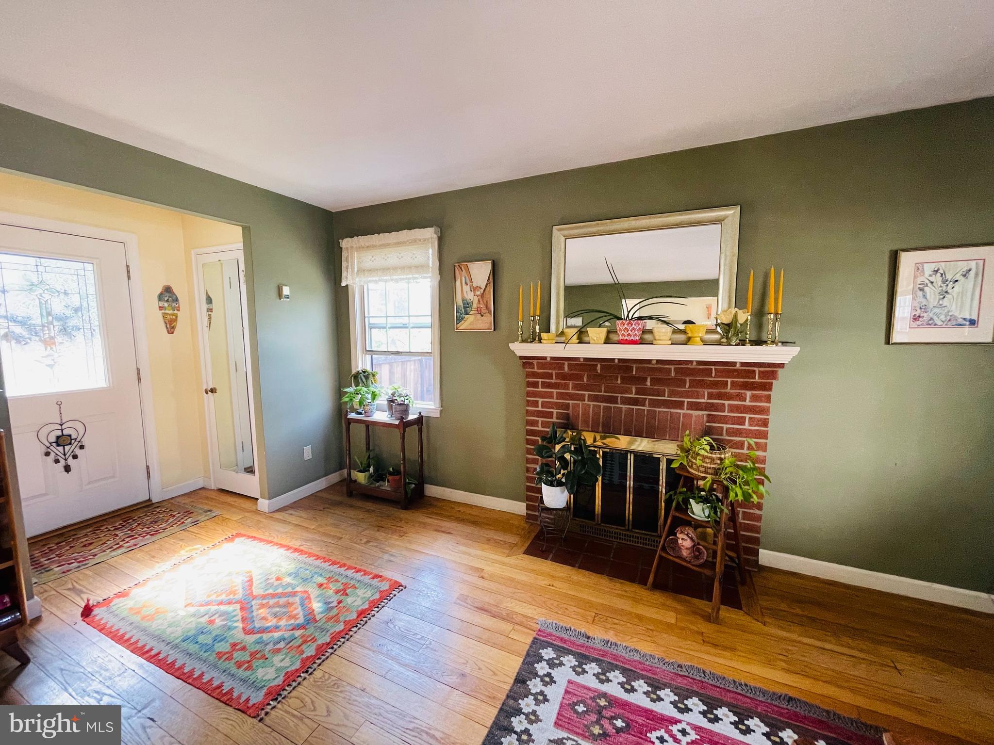 5018 South Chesterfield Road Arlington, VA 22206 - Photo 6 of 68 Lots of windows by fireplace