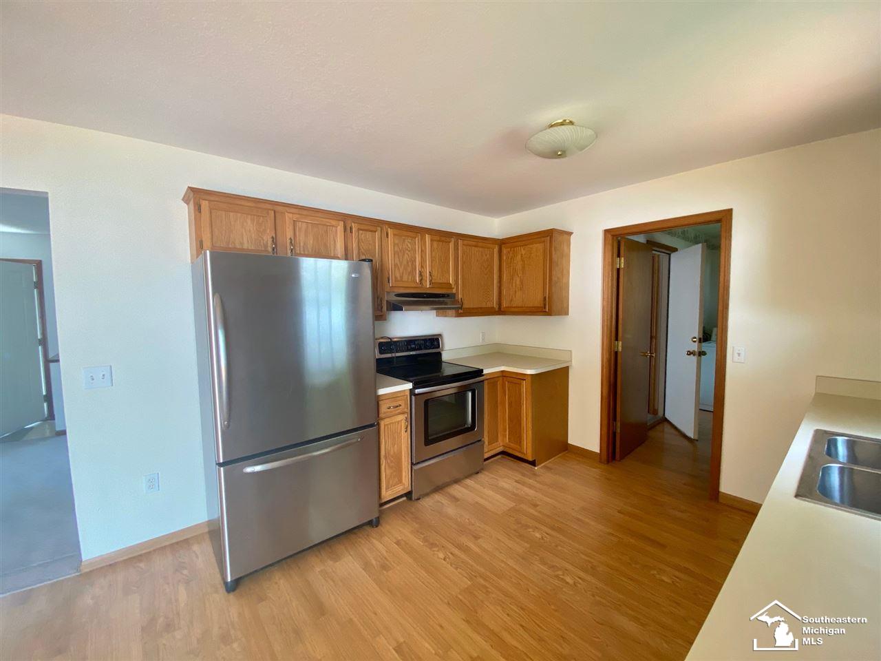 7977 Wiseman Road Lambertville, MI 48144 - Photo 5 of 22 50017082-4.JPG