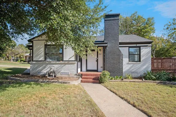 $2,350 | 2717 El Tivoli Drive, Dallas, TX 75211