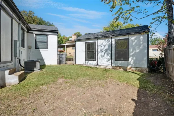 $2,350 | 2717 El Tivoli Drive, Dallas, TX 75211