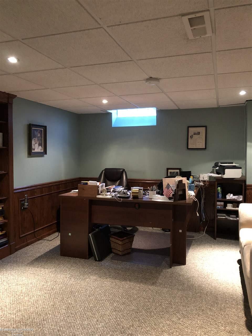 1798 Newcastle Road Grosse Pointe Woods, MI 48236 - Photo 24 of 33