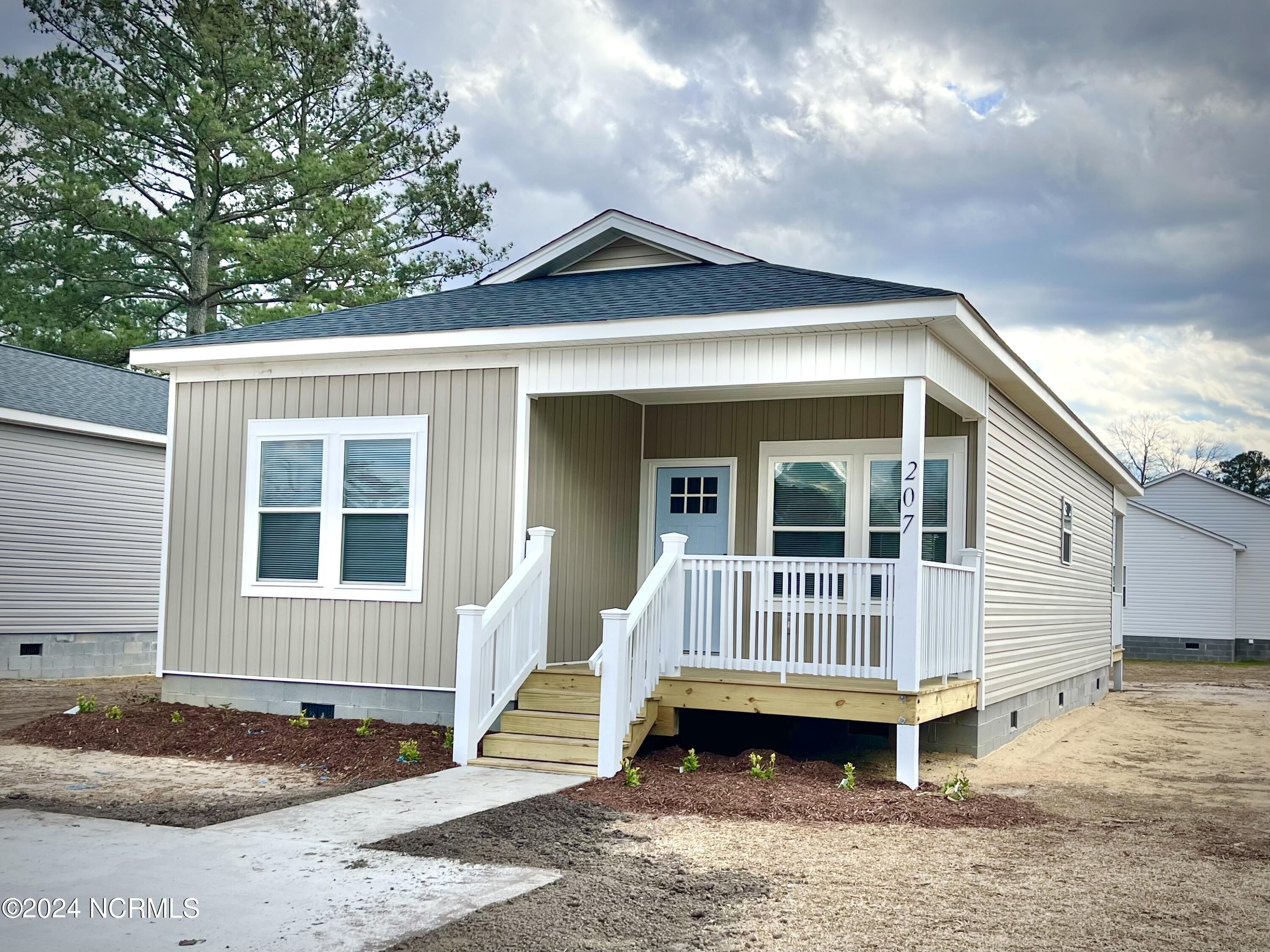 201 Mill Road Vanceboro, NC 28586 - Photo 1 of 10 IMG_6583