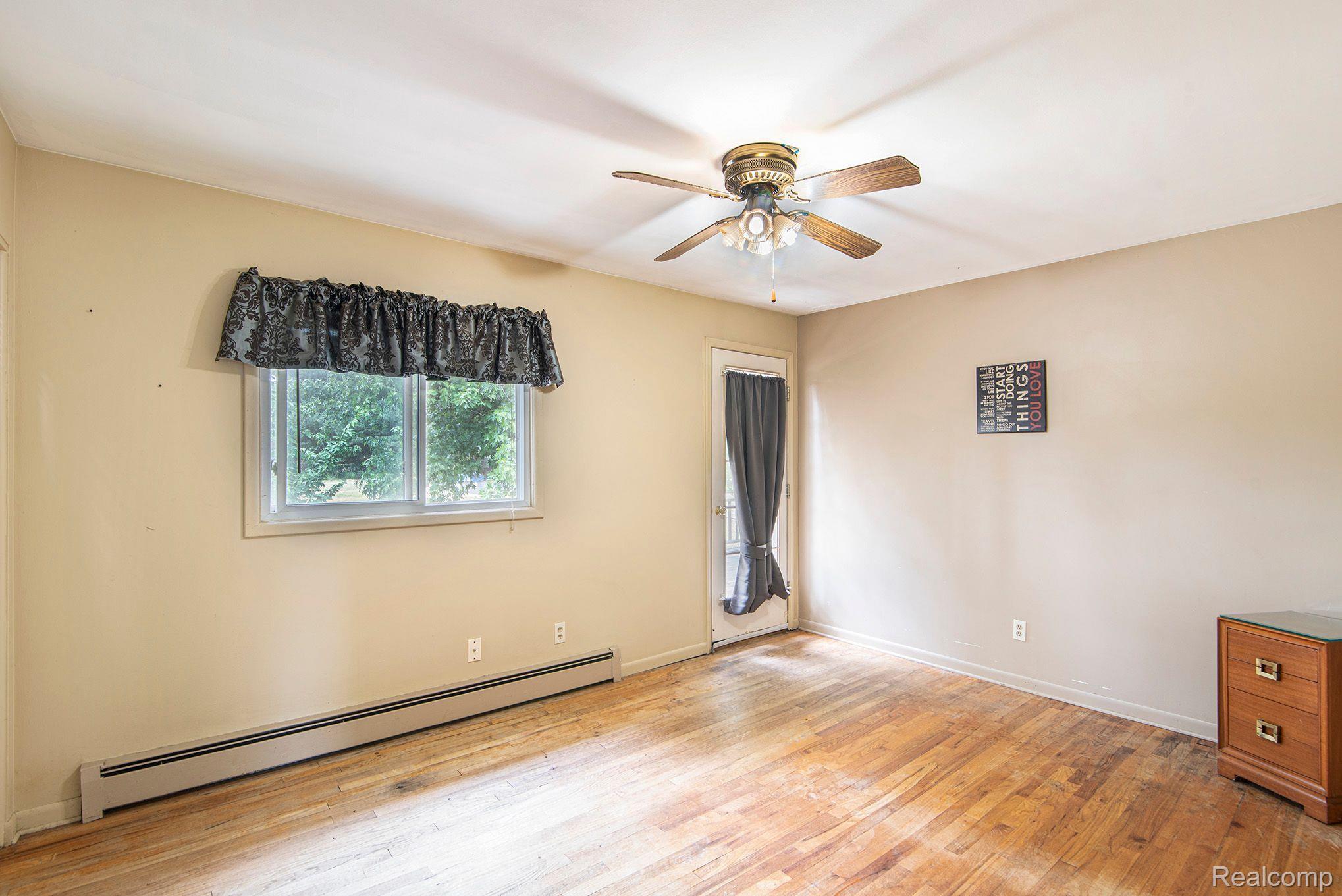 11358 Tipsico Lake Road Fenton, MI 48430 - Photo 8 of 34 Gallery Image 8