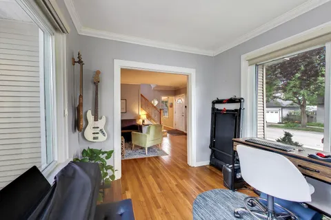 $399,000 | 834 Carpenter Avenue, Oak Park, IL 60304