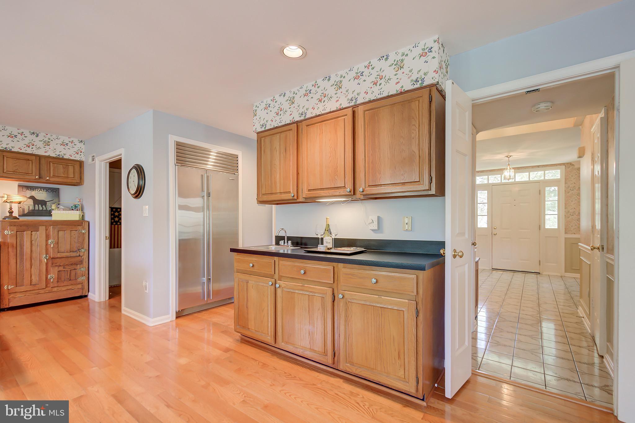 11972 Grey Squirrel Lane Reston, VA 20194 - Photo 22 of 70 Wet Bar/Butler's Pantry